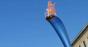 La Fiamma Olimpica attraversa Forlì: 14 tedofori in città verso i Giochi Invernali 2026