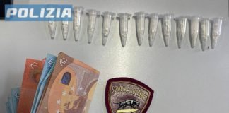 Cocaina nascosta nel poggiatesta: pusher incastrato dal nervosismo a Forlì